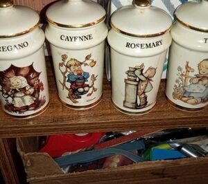 Hummel Spice Jars Set - Cream and Gold